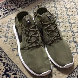 Nike Rosche Od Green 13